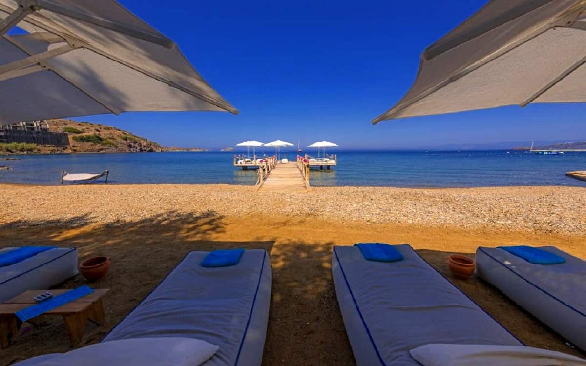 La Local Beach & Hotel