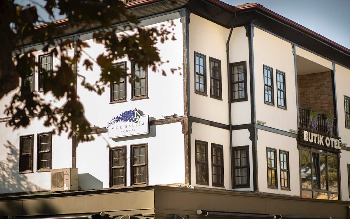 Mor Salkım Konağı