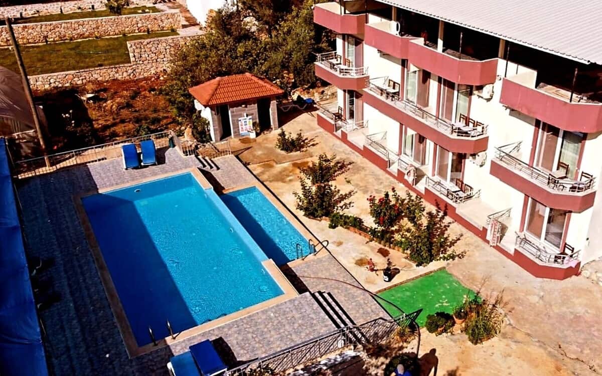 Rose Hotel