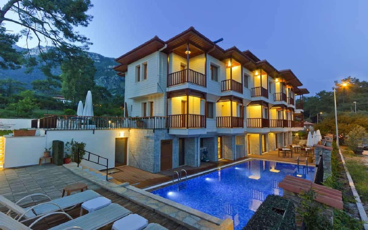 Summer Otel