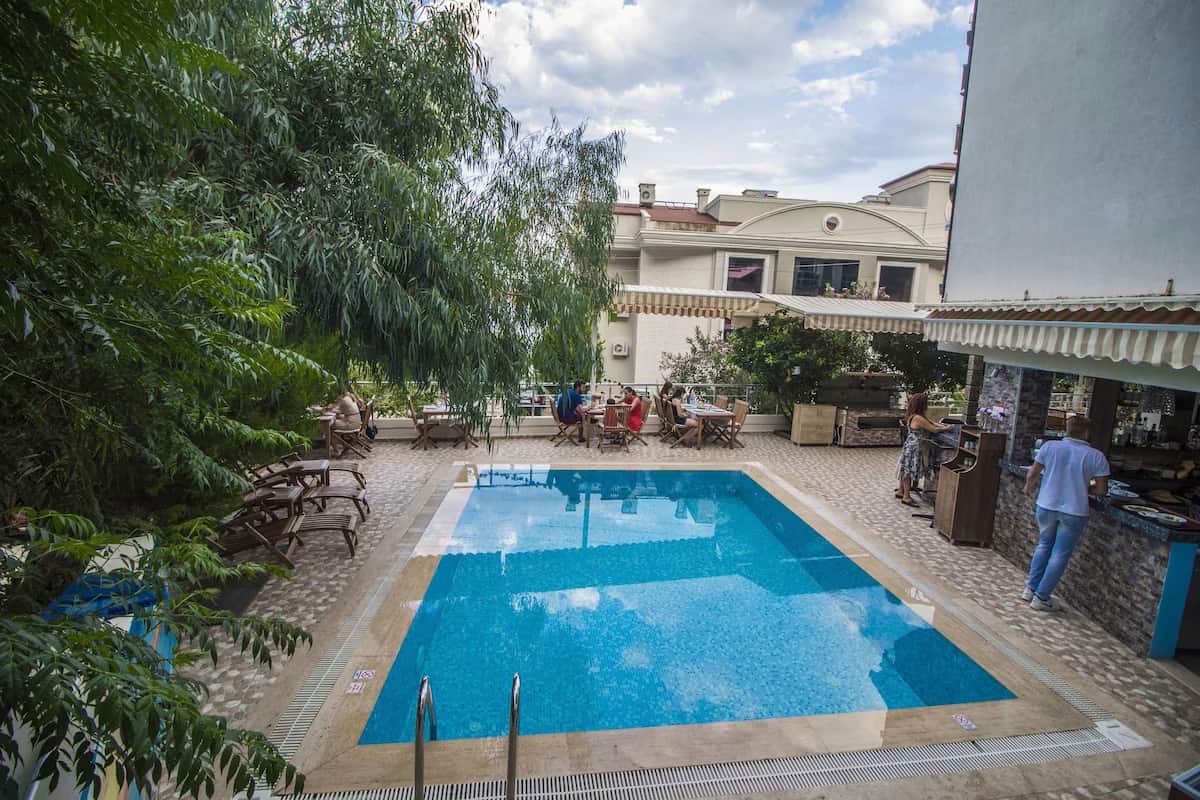 Eden Pyara Hotel