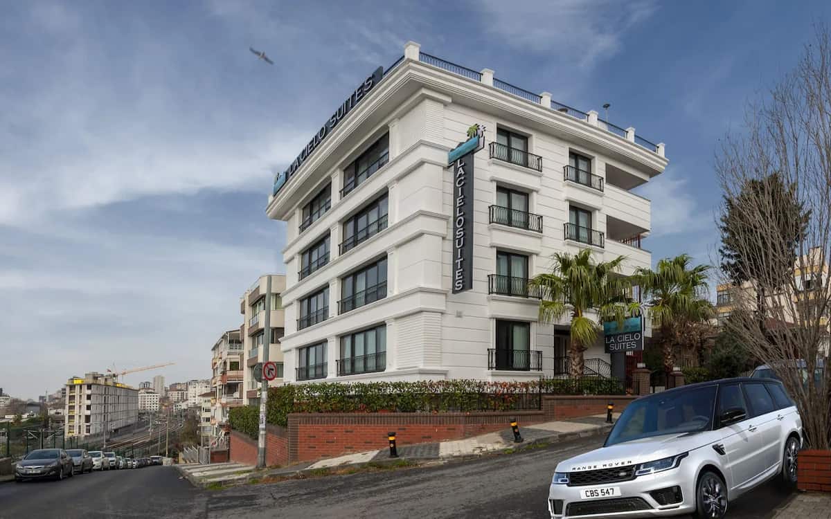 La Cielo Suites