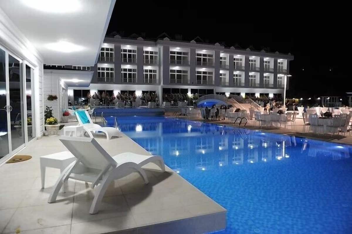 The Green Oasis Spa & Hotel