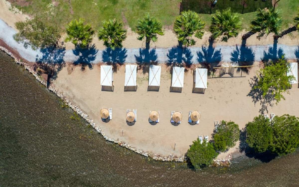 Chillos Beach Hotel Lounge