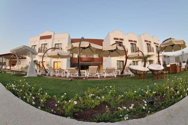 Small Beach Hotel