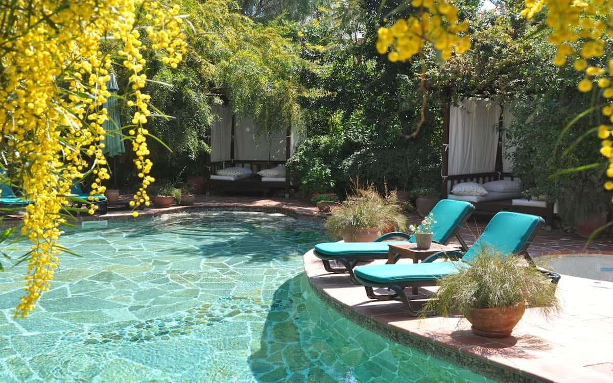 El Vino Hotel & Suites