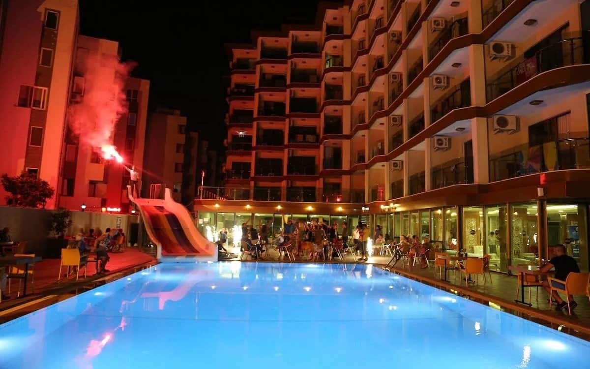 Uk Blue Coast Hotel