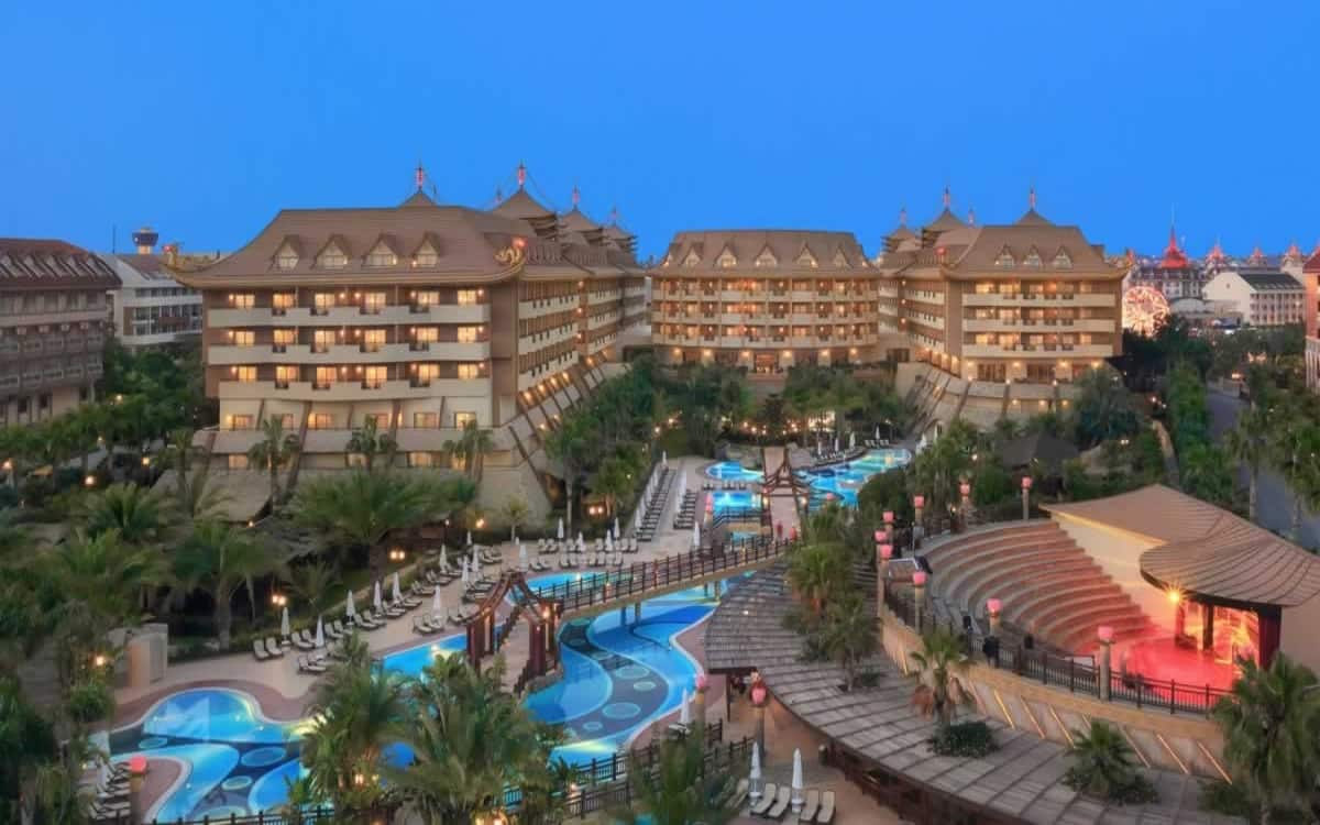 Royal Dragon Hotel