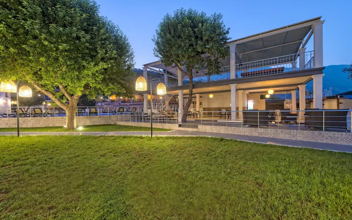 Meri Hotel