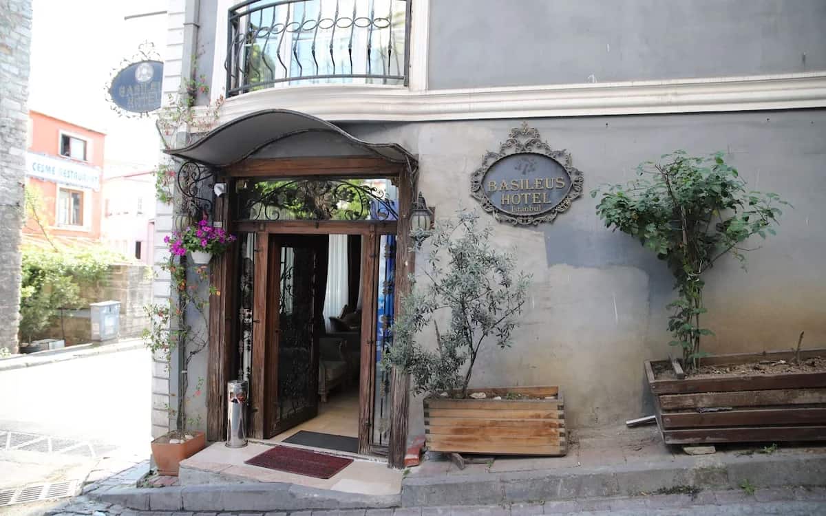 Basileus Hotel