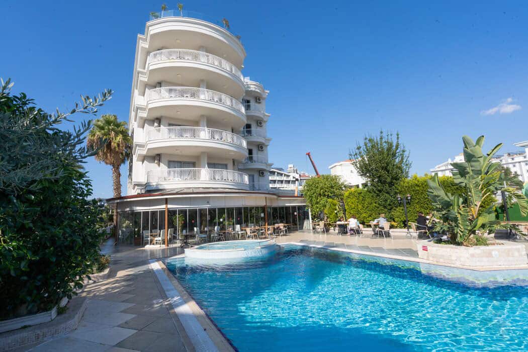 Romance Beach Hotel