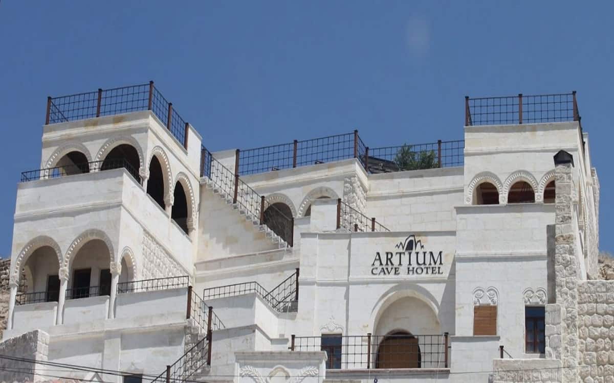 Artium Cave Deluxe