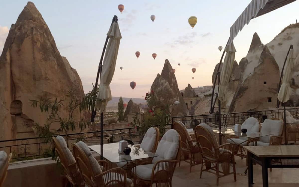 Elite Cave Suites