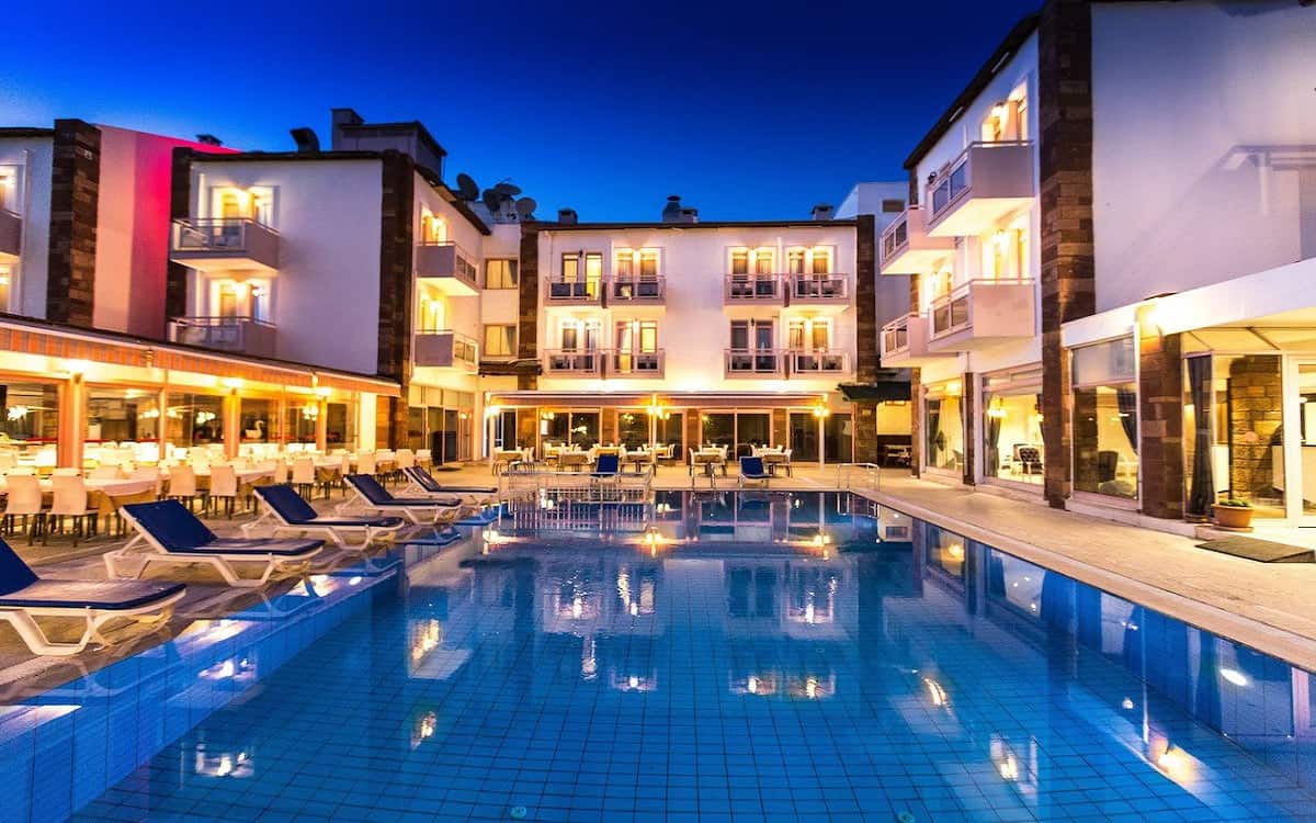 Hanedan Beach Hotel & Beach Club