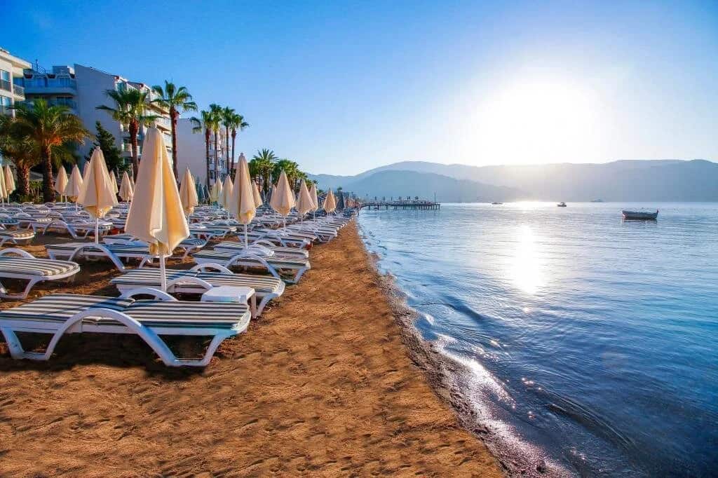 Aurasia Beach Hotel