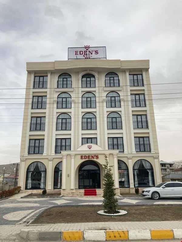 Eden's Hotel