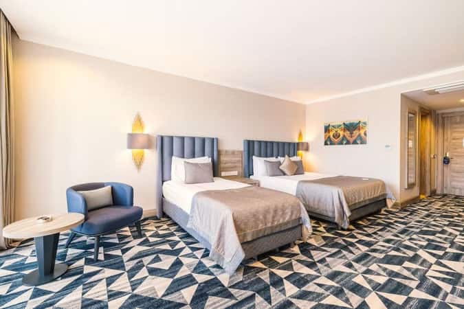 Standard-UHD-Zimmer, seitlicher Meerblick