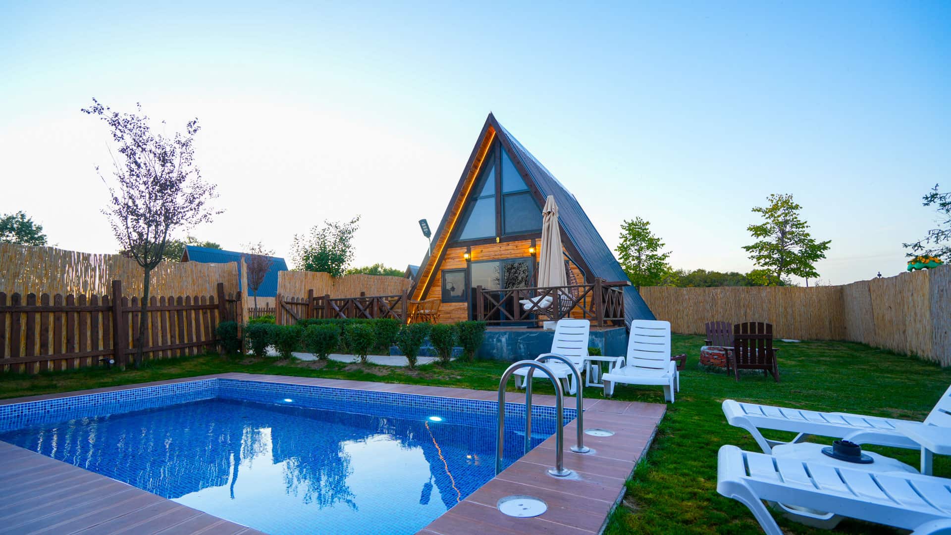 DELUXE BUNGALOV HAVUZLU