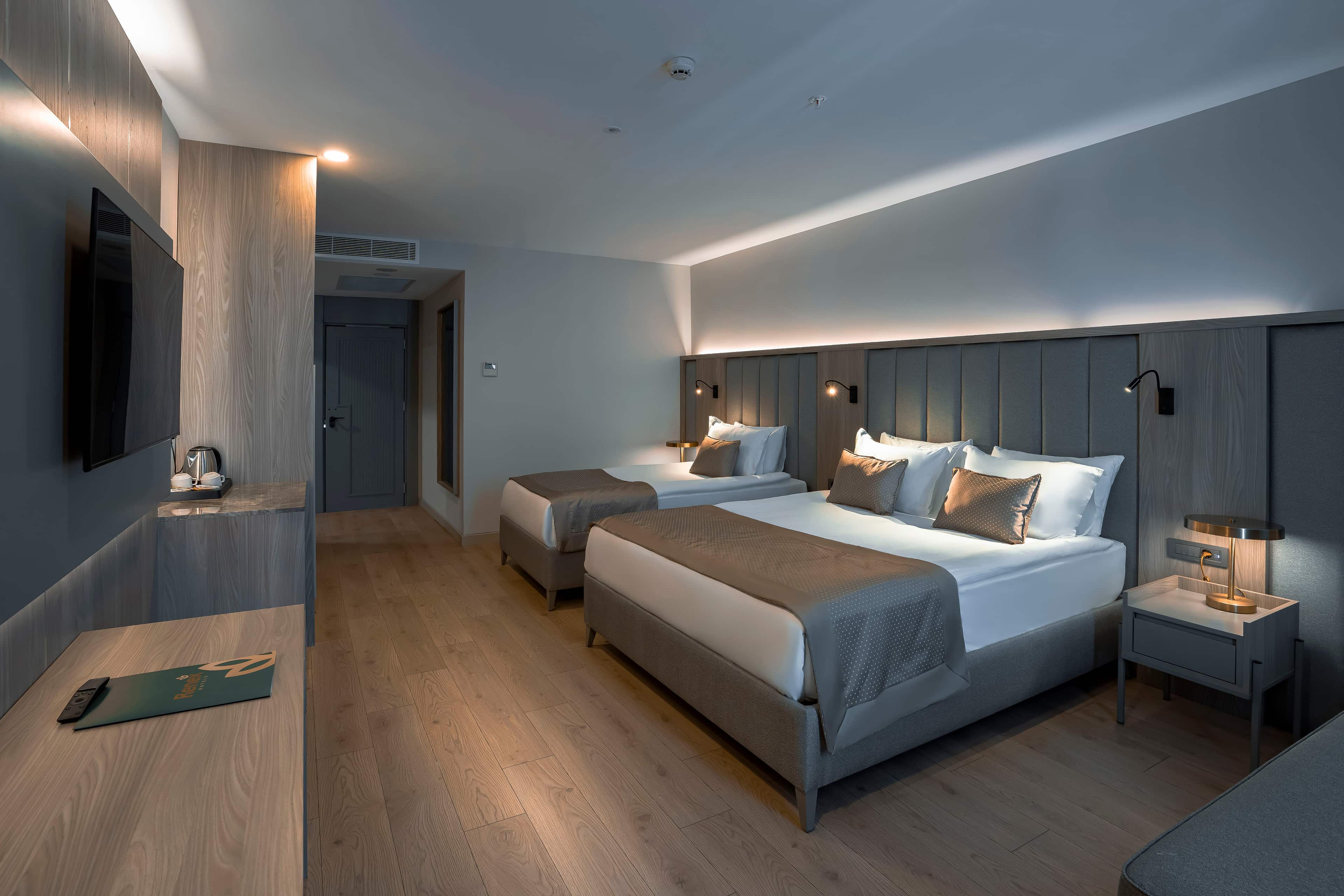 TRIPLE ROOM