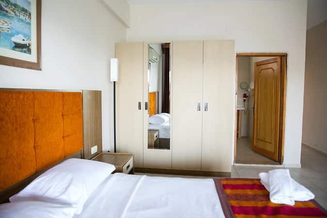 Chambre avec balcon, vue sur la mer