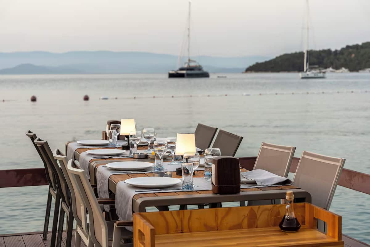 Daphnis Hotel