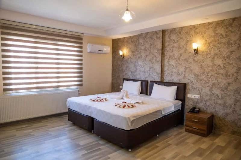 Standard-Doppel- oder Zweibettzimmer