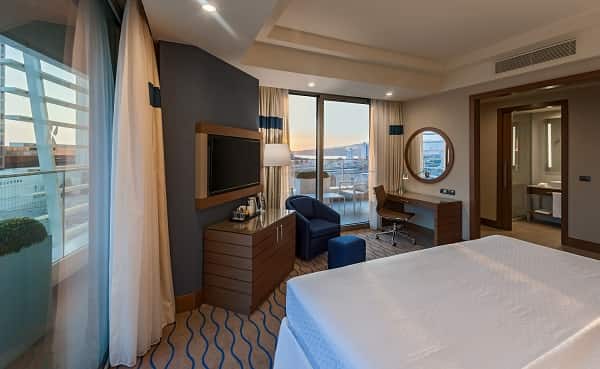 Corner Room, Sea View