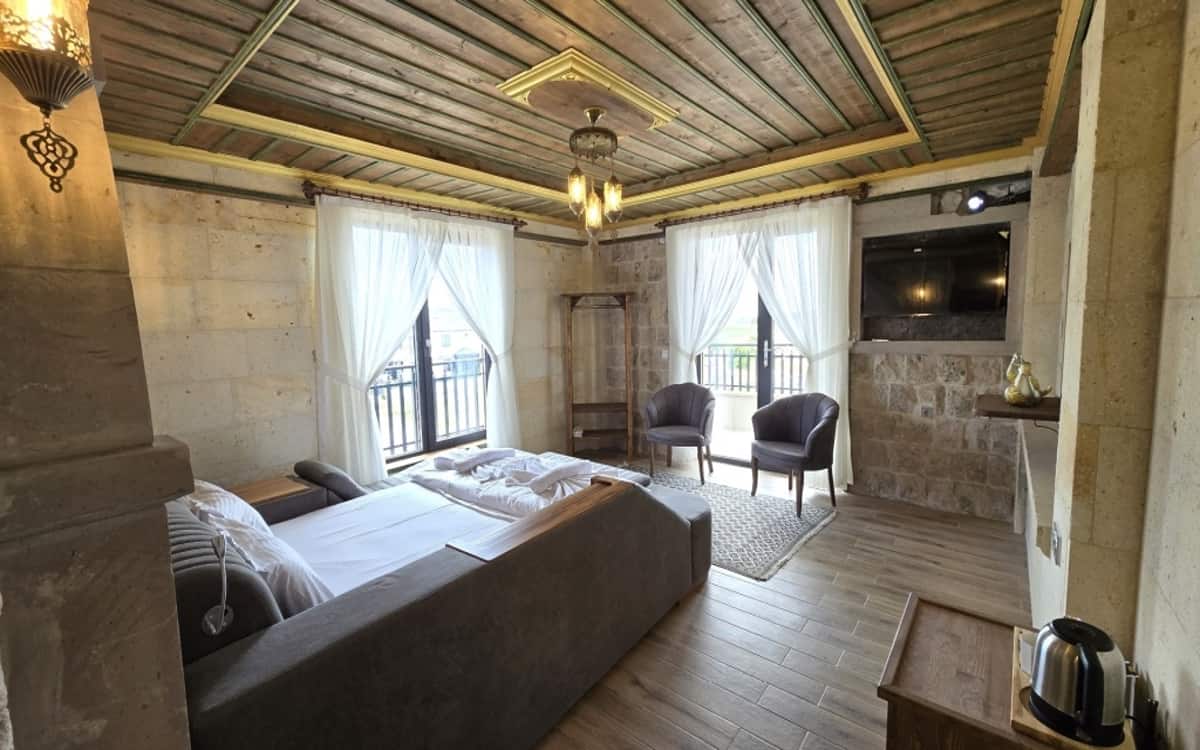 201 Amber Suite