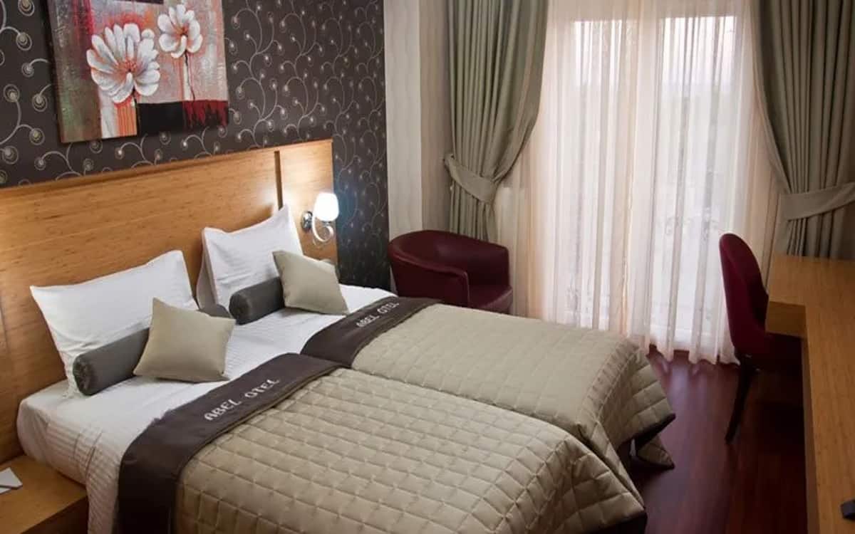 Standard-Doppel- oder Zweibettzimmer