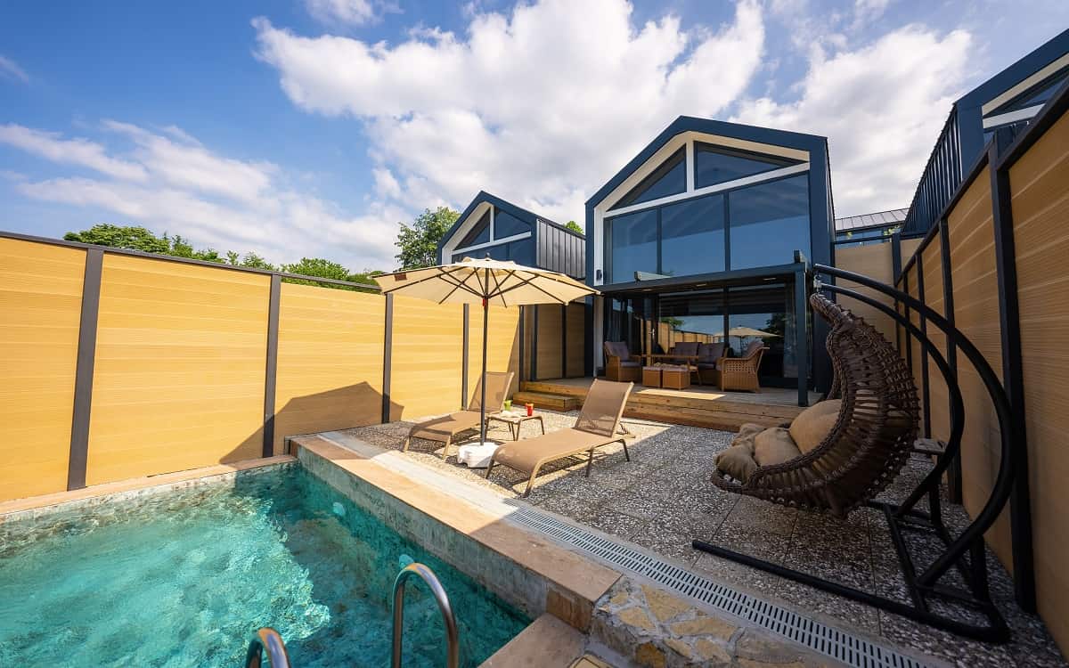 Zimmer mit beheiztem Privatpool
