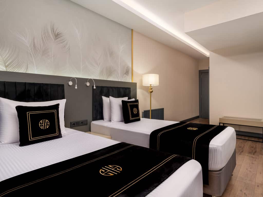 Deluxe Family Suite