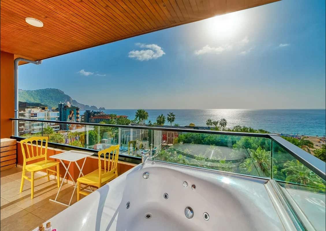 Zimmer mit Whirlpool, Meerblick