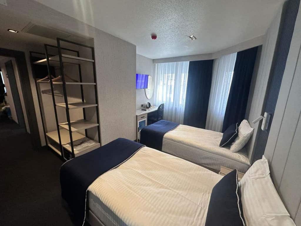 Doppelzimmer mit getrennten Betten