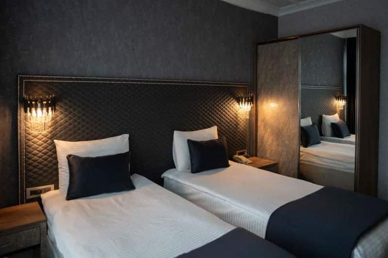 Standard-Doppel- oder Zweibettzimmer