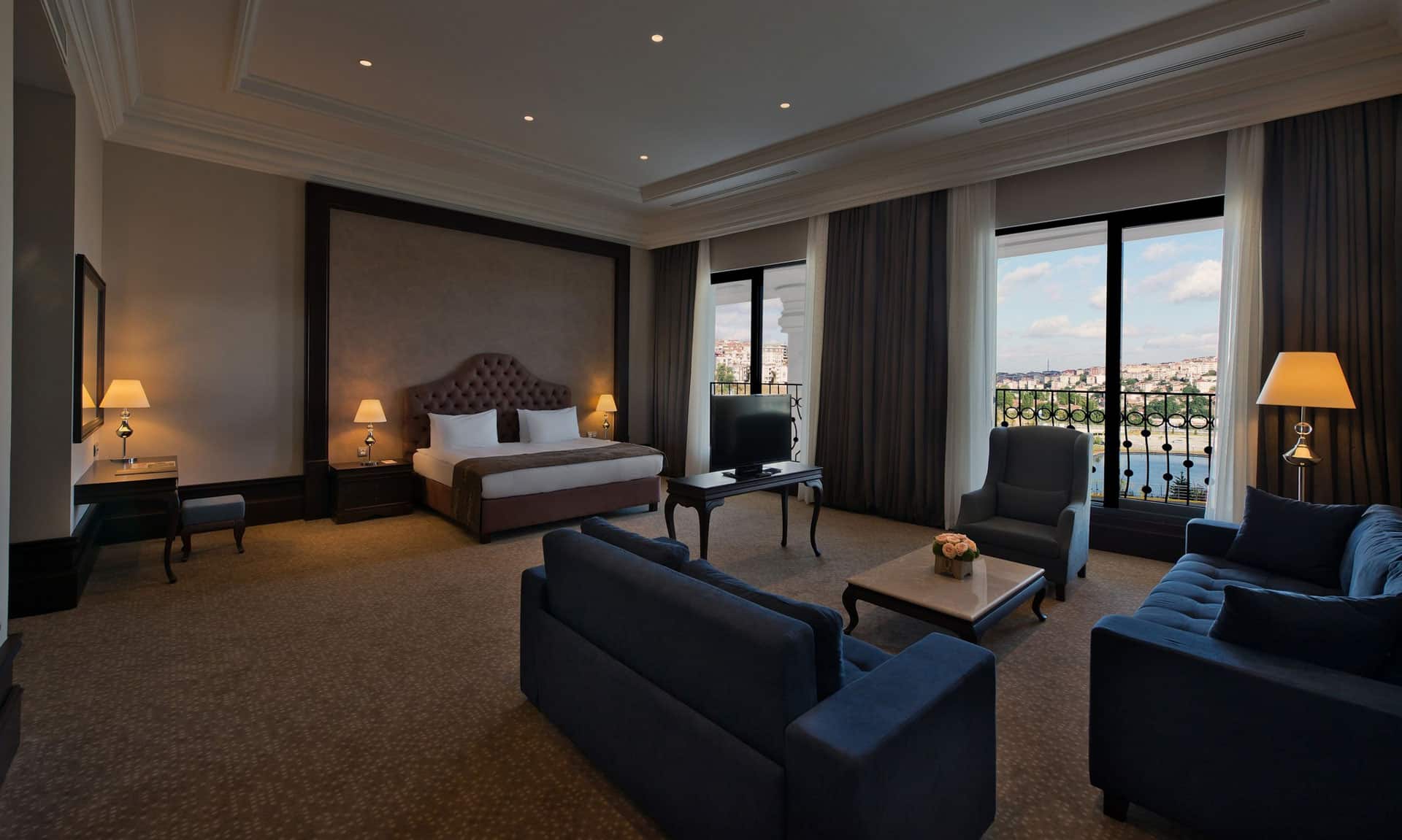 Honeymoon Suite with City and Garden View