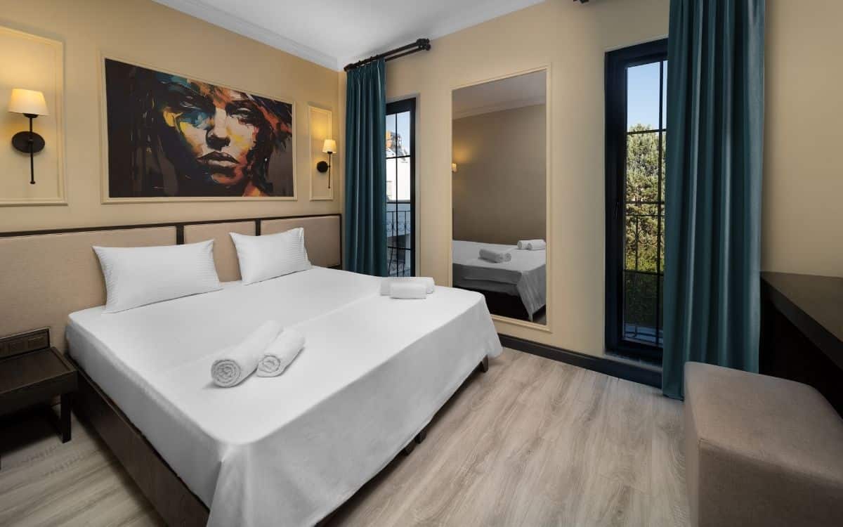 Standard-Zimmer mit französischem Balkon