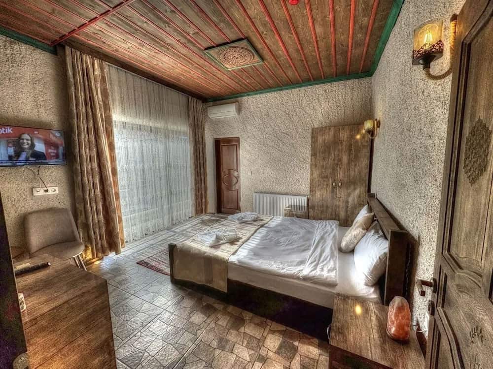 Familienzimmer 203 mit Whirlpool und Balkon