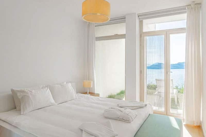 Residence with Terrace, Sea View and Mountain View