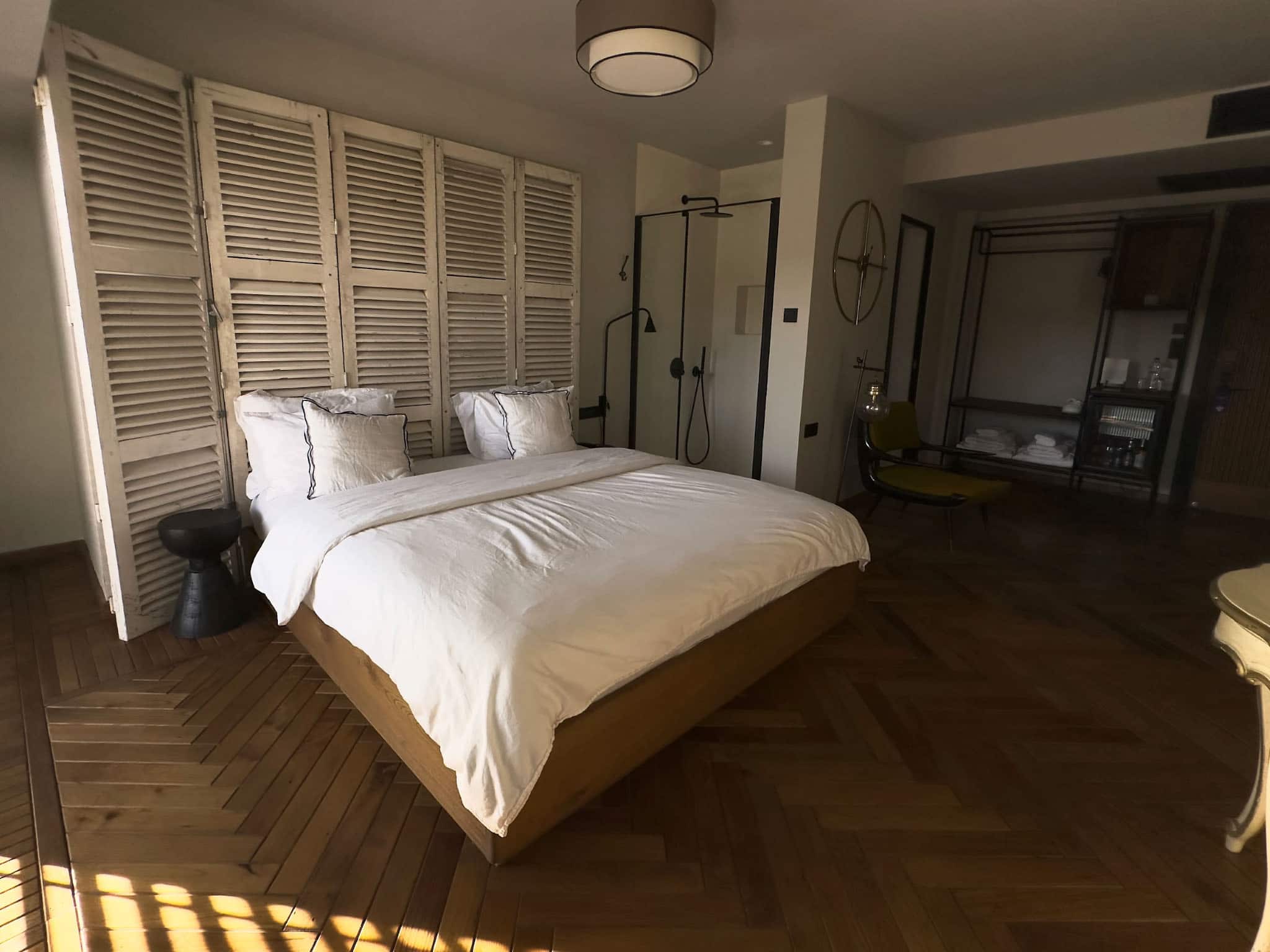 Nr. 03 komfortables Zimmer mit Holzboden, Bergblick