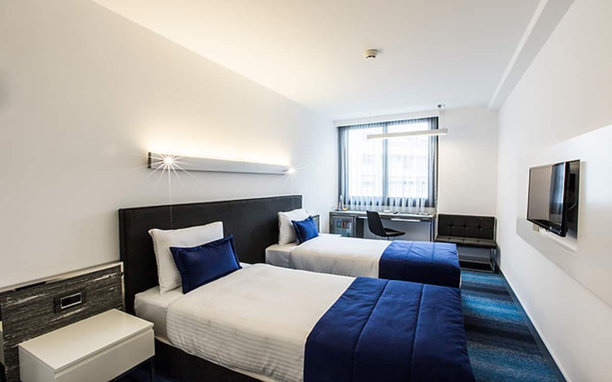Standard-Doppel- oder Zweibettzimmer