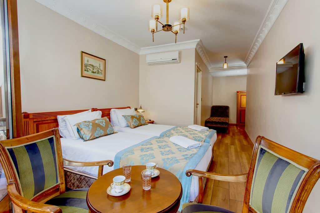Doppelzimmer mit getrennten Betten