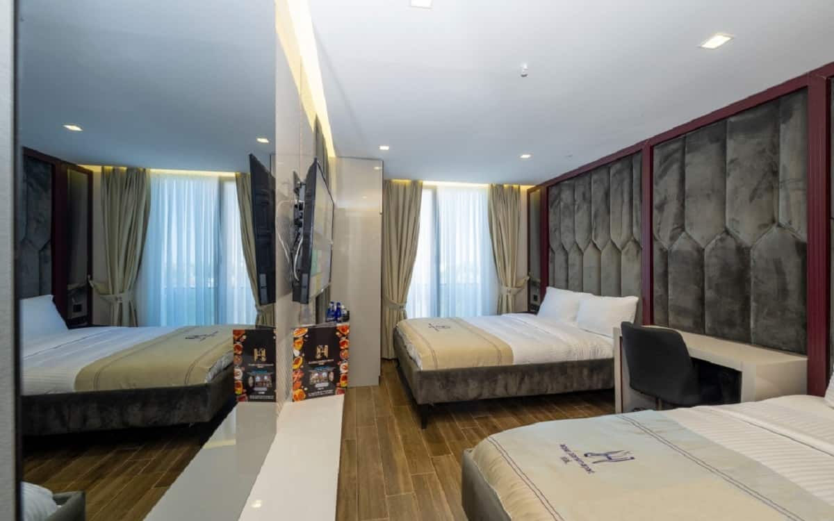 Deluxe Family Room