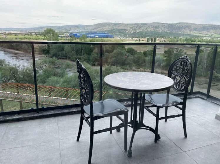 Zimmer mit Balkon