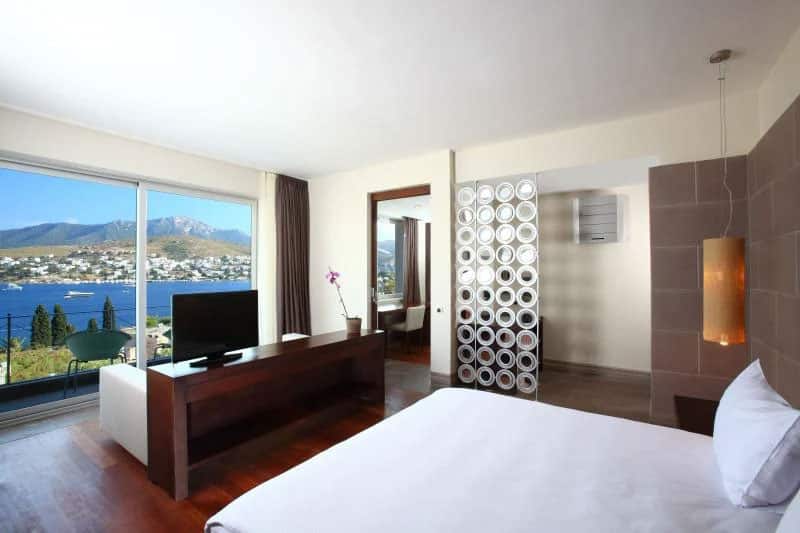 Senior Suite with Balcony, Sea View