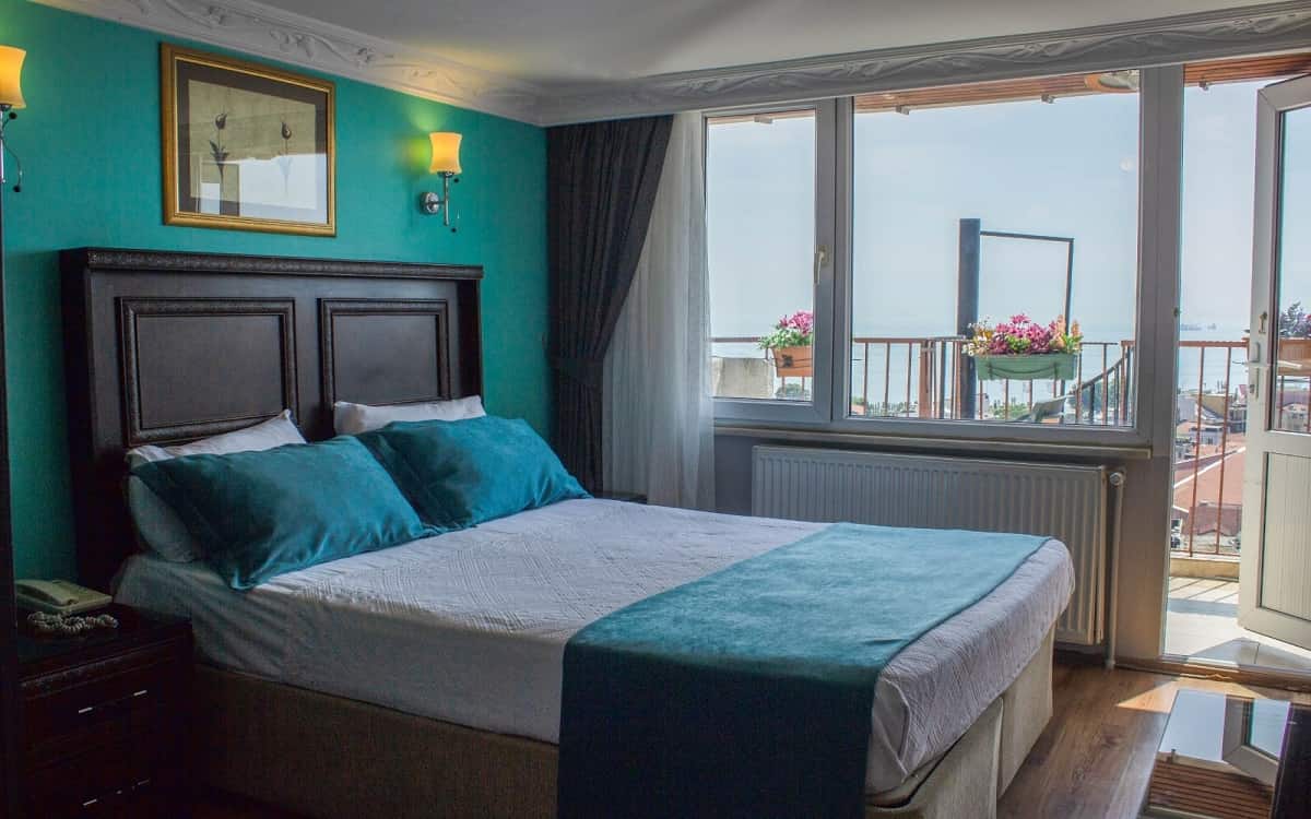 Zimmer mit Balkon, Meerblick