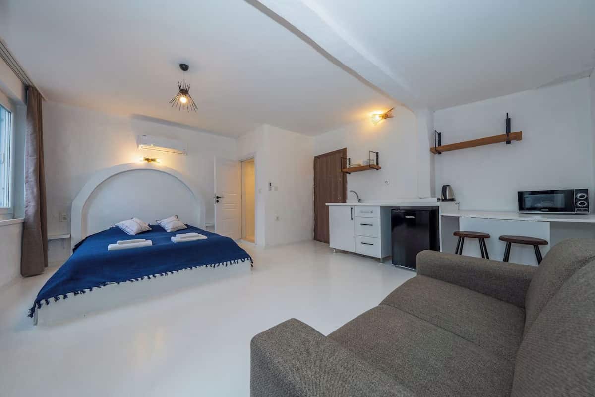 Zimmer mit großem Einzelbett, Meerblick