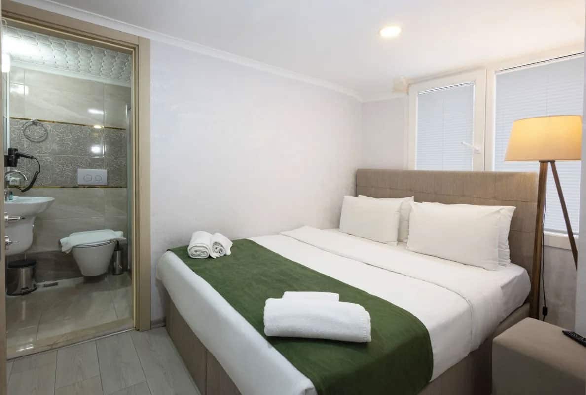 Business-Zimmer mit großem Einzelbett