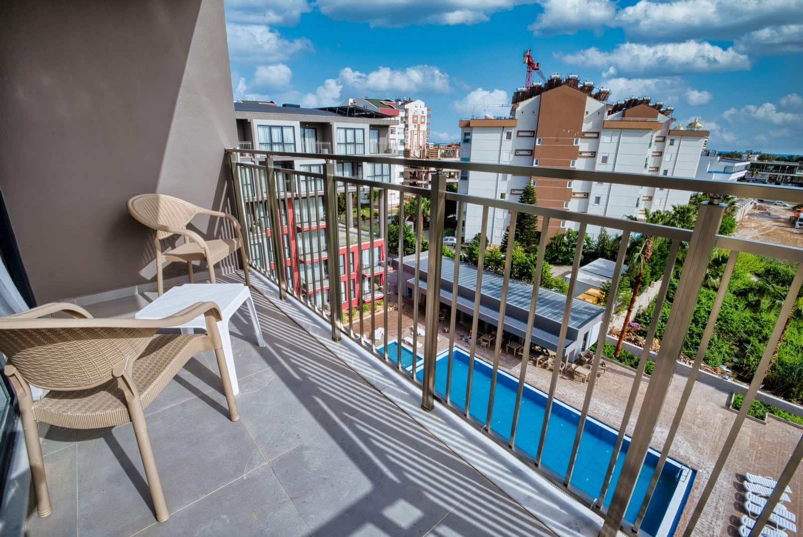 Room, Pool View