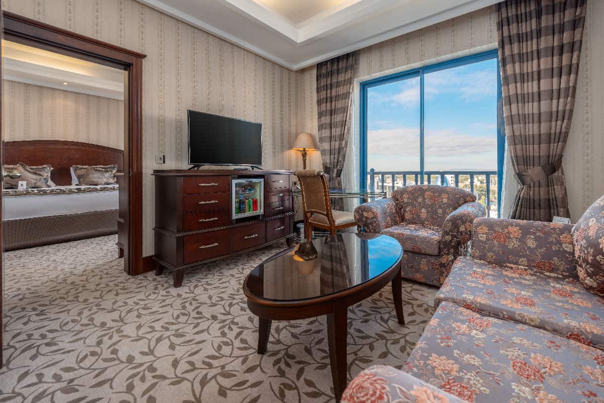 Deluxe Suite