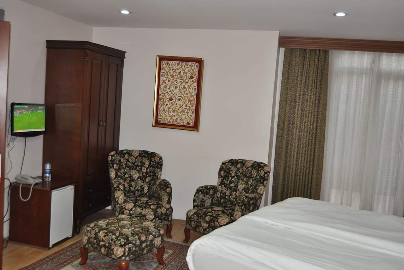 Economy Triple Room